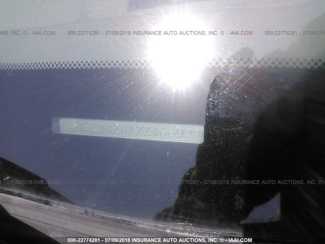 5TELU42N17Z466922 - 2007 TOYOTA TACOMA DOUBLE CAB ვერცხლისფერი ფოტო 9