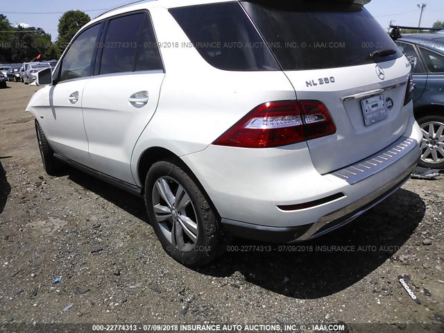 4JGDA5HB3CA009139 - 2012 MERCEDES-BENZ ML 350 4MATIC WHITE photo 3