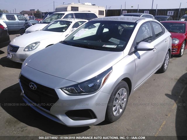 3KPC24A30JE005795 - 2018 HYUNDAI ACCENT SEL SILVER photo 2