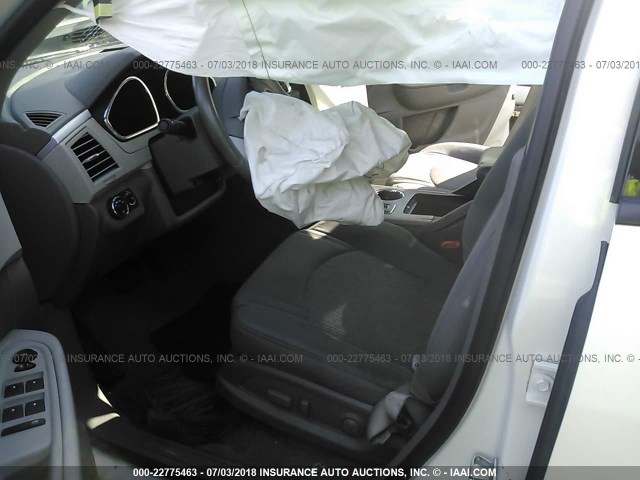 1GNKVFEDXCJ319288 - 2012 CHEVROLET TRAVERSE LS WHITE photo 5