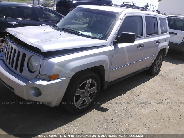1J8FF48W27D409766 - 2007 JEEP PATRIOT LIMITED SILVER photo 2