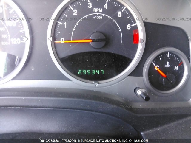 1J8FF48W27D409766 - 2007 JEEP PATRIOT LIMITED SILVER photo 7