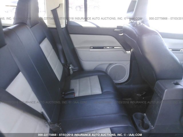 1J8FF48W27D409766 - 2007 JEEP PATRIOT LIMITED SILVER photo 8