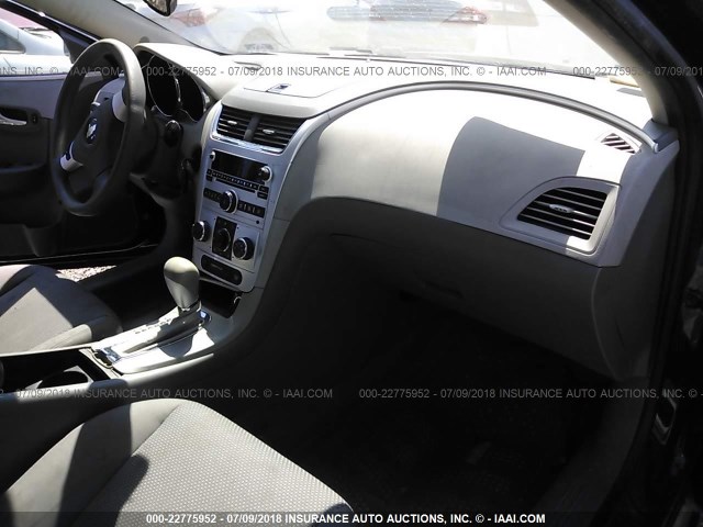 1G1ZB5EB1AF233496 - 2010 CHEVROLET MALIBU LS 黑色 照片 5