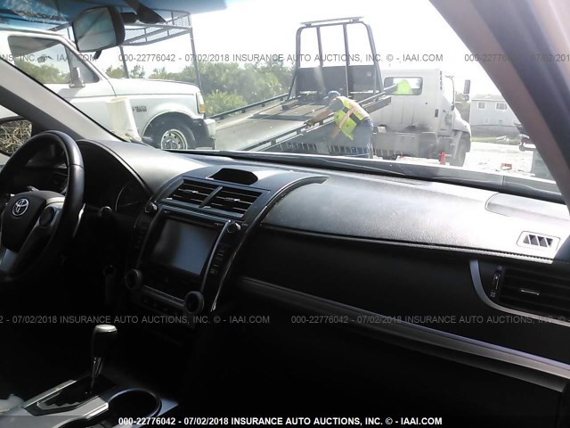 4T1BF1FK9EU817999 - 2014 TOYOTA CAMRY L/SE/LE/XLE 白色 照片 5