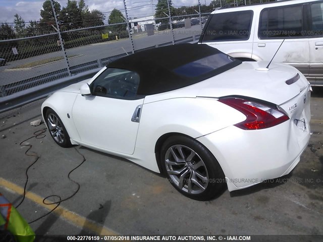 JN1AZ4FH0AM304697 - 2010 NISSAN 370Z WHITE photo 3