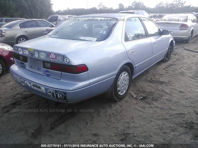 4T1BG22K8VU012018 - 1997 TOYOTA CAMRY CE/LE/XLE 浅蓝色 照片 4