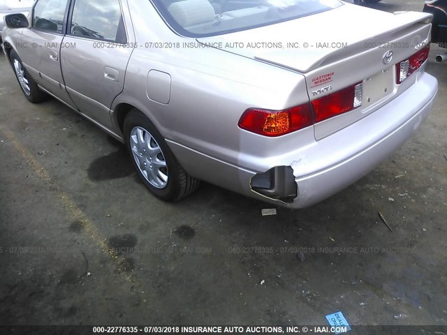 4T1BG22K21U840981 - 2001 TOYOTA CAMRY CE/LE/XLE 银色 照片 6