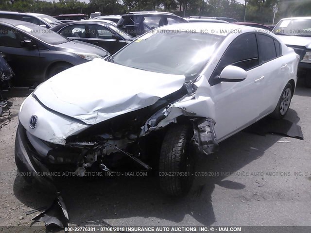 JM1BL1TF3D1726599 - 2013 MAZDA 3 I WHITE photo 2