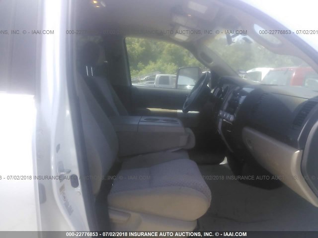 5TFRV541X7X006706 - 2007 TOYOTA TUNDRA DOUBLE CAB SR5 WHITE photo 5