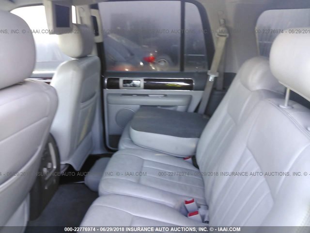 5LMFU28R04LJ25767 - 2004 LINCOLN NAVIGATOR BLACK photo 8