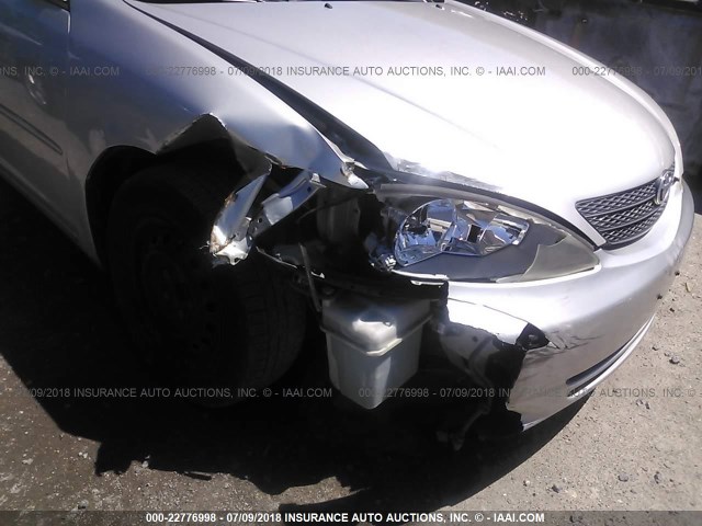 4T1BE32KX2U008141 - 2002 TOYOTA CAMRY LE/XLE/SE Gümüş foto 6