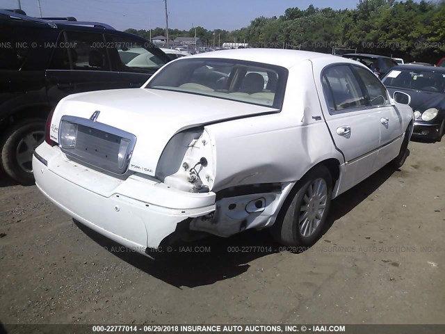 1LNHM82WX5Y670652 - 2005 LINCOLN TOWN CAR SIGNATURE LIMITED WHITE photo 6