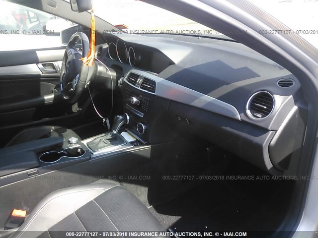 WDDGJ5HB5CF813131 - 2012 MERCEDES-BENZ C 350 SILVER photo 5