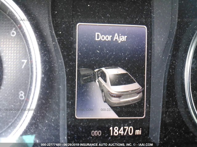 4T1BF1FK8HU711175 - 2017 TOYOTA CAMRY LE/XLE/SE/XSE GRAY photo 7