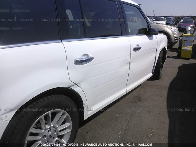 2FMHK6C82JBA20618 - 2018 FORD FLEX SEL WHITE photo 6