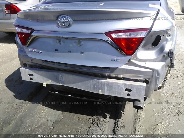 4T1BF1FK7HU741476 - 2017 TOYOTA CAMRY LE/XLE/SE/XSE SILVER photo 6