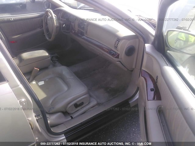 1G4CW52K7W4603967 - 1998 BUICK PARK AVENUE  TAN photo 5