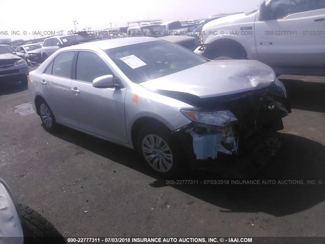 4T4BF1FKXCR259549 - 2012 TOYOTA CAMRY SE/LE/XLE SILVER photo 1