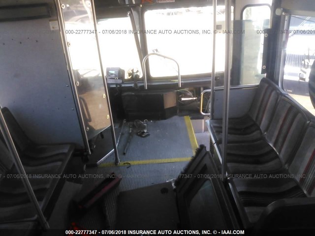 15GCB201411110923 - 2001 GILLIG TRANSIT BUS  WHITE photo 5