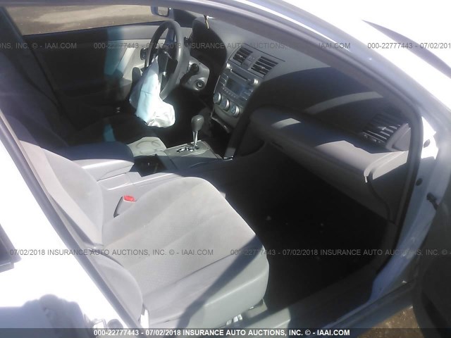 4T4BE46K48R045510 - 2008 TOYOTA CAMRY CE/LE/XLE/SE WHITE photo 5
