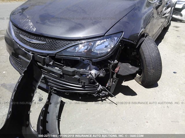 2C4RC1CG2HR560780 - 2017 CHRYSLER PACIFICA LX ნაცრისფერი ფოტო 6