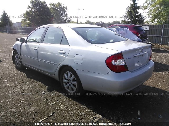 4T1BF32K82U506089 - 2002 TOYOTA CAMRY LE/XLE/SE 银色 照片 3