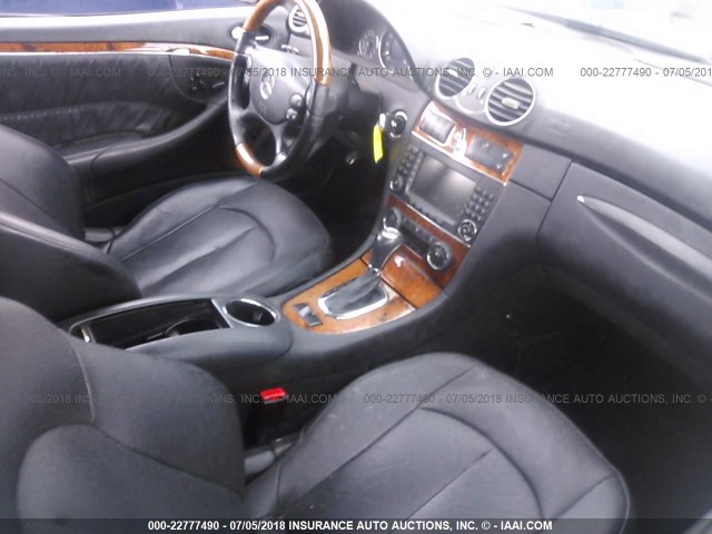 WDBTK72F29T102444 - 2009 MERCEDES-BENZ CLK 550 BLACK photo 5