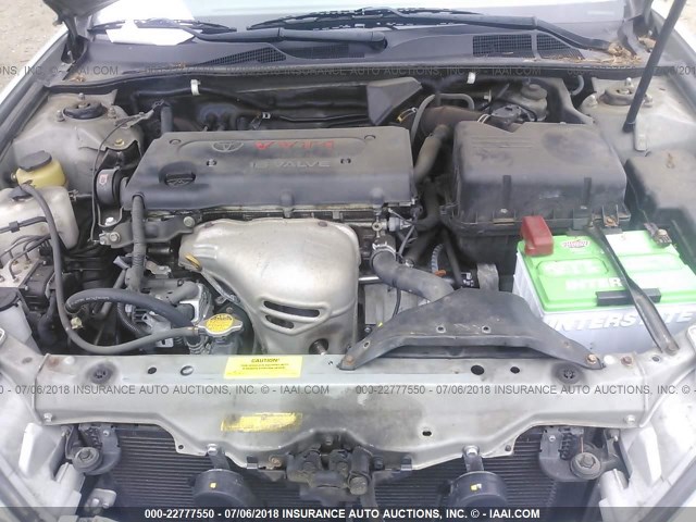 4T1BE32KX2U070347 - 2002 TOYOTA CAMRY LE/XLE/SE ვერცხლისფერი ფოტო 10