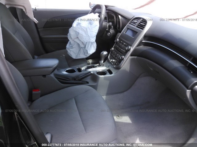 1G11B5SL2EF114601 - 2014 CHEVROLET MALIBU LS ნაცრისფერი ფოტო 5