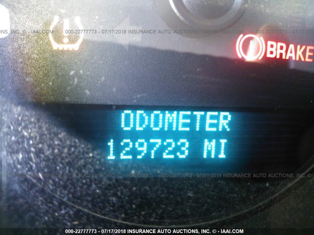 1GCHC23K28F110611 - 2008 CHEVROLET SILVERADO C2500 HEAVY DUTY WHITE photo 7