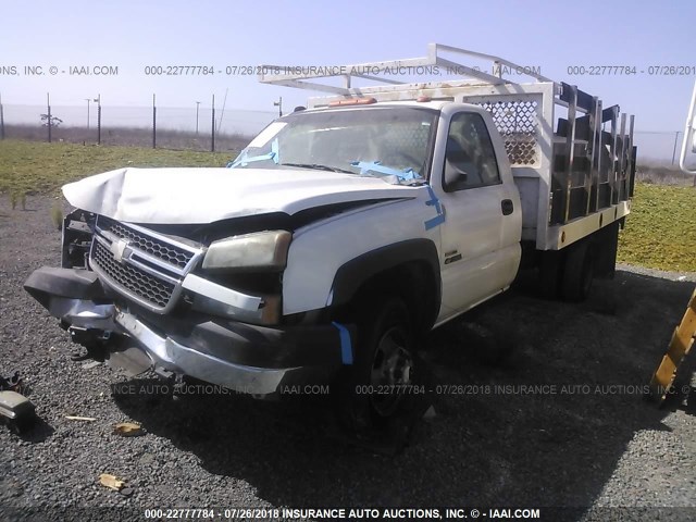 1GBJC34D17E186109 - 2007 CHEVROLET SILVERADO C3500 WHITE photo 2