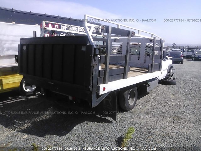 1GBJC34D17E186109 - 2007 CHEVROLET SILVERADO C3500 WHITE photo 4