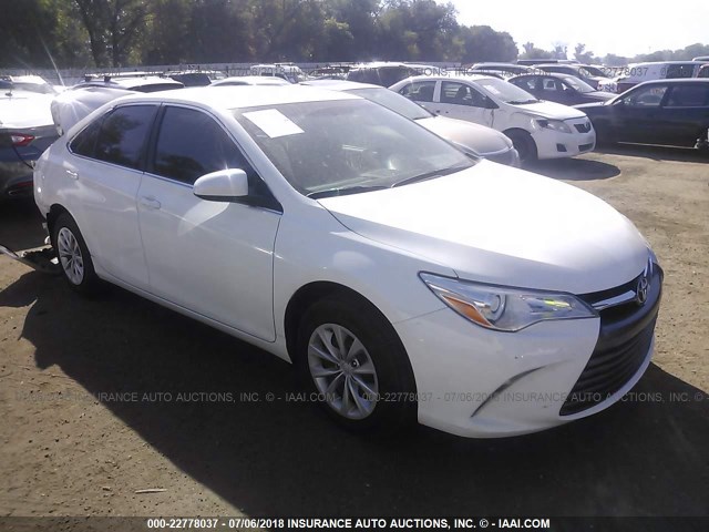 4T4BF1FK4GR526514 - 2016 TOYOTA CAMRY LE/XLE/SE/XSE WHITE photo 1