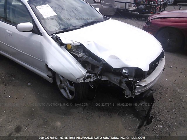 4S3BL616587207878 - 2008 SUBARU LEGACY 2.5I WHITE photo 6