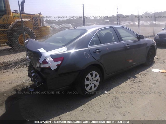4T4BF3EK5BR218046 - 2011 TOYOTA CAMRY SE/LE/XLE GRAY photo 4