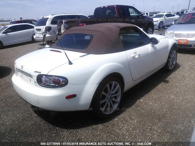 JM1NC25F360113116 - 2006 MAZDA MX-5 MIATA WHITE photo 4