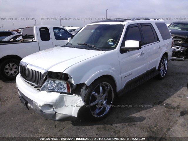 5LMFU28R83LJ34442 - 2003 LINCOLN NAVIGATOR WHITE photo 2
