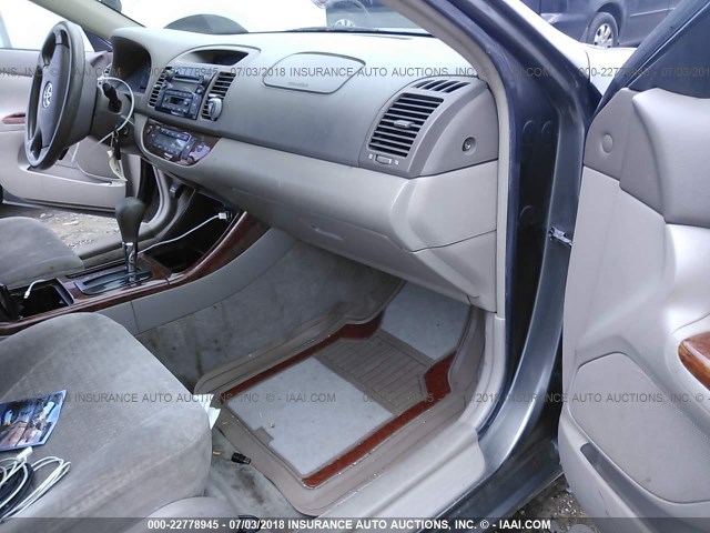 JTDBE32K430226394 - 2003 TOYOTA CAMRY LE/XLE GRAY photo 5