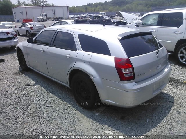 2D4FV47T68H104375 - 2008 DODGE MAGNUM SILVER photo 3