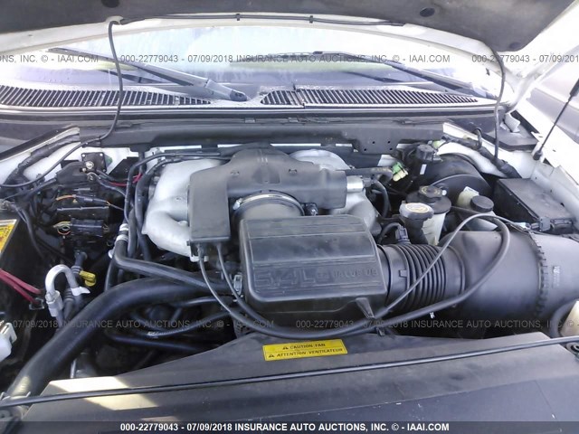 5LMRU27A0YLJ15318 - 2000 LINCOLN NAVIGATOR WHITE photo 10