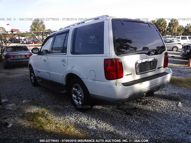 5LMRU27A0YLJ15318 - 2000 LINCOLN NAVIGATOR WHITE photo 3