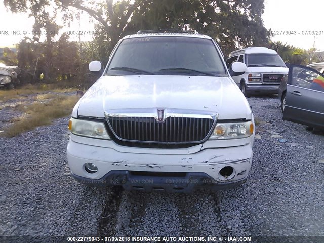 5LMRU27A0YLJ15318 - 2000 LINCOLN NAVIGATOR WHITE photo 6