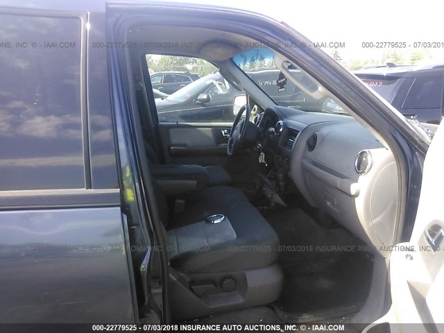 1FMPU135051A68509 - 2005 FORD EXPEDITION XLS BLUE photo 5