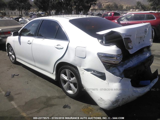 4T1BF3EK3BU726929 - 2011 TOYOTA CAMRY SE/LE/XLE WHITE photo 3