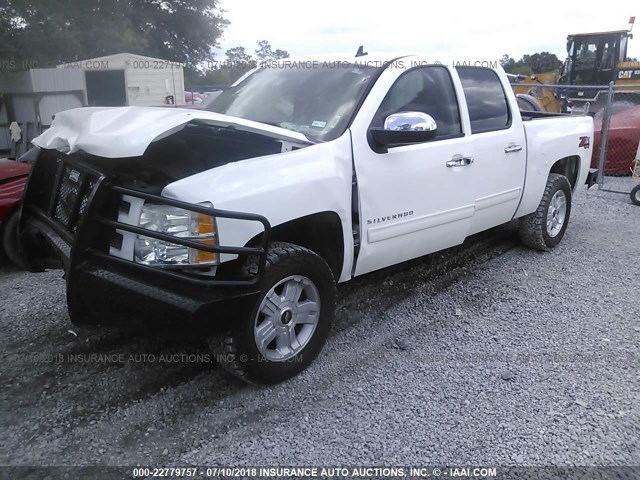 3GCPKTE30BG224557 - 2011 CHEVROLET SILVERADO K1500 LTZ WHITE photo 2