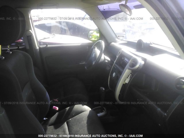 JTLKT324850201609 - 2005 TOYOTA SCION XB BLUE photo 5