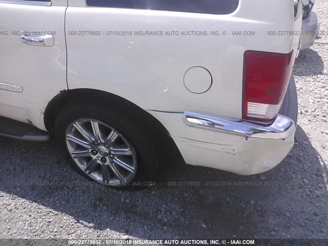 1A8HW58257F580740 - 2007 CHRYSLER ASPEN LIMITED WHITE photo 6