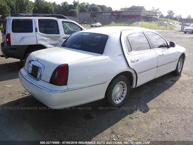 1LNHM81W61Y612579 - 2001 LINCOLN TOWN CAR EXECUTIVE WHITE photo 4