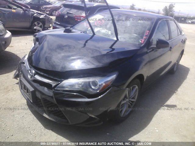 4T1BF1FK5GU237135 - 2016 TOYOTA CAMRY LE/XLE/SE/XSE 黑色 照片 2